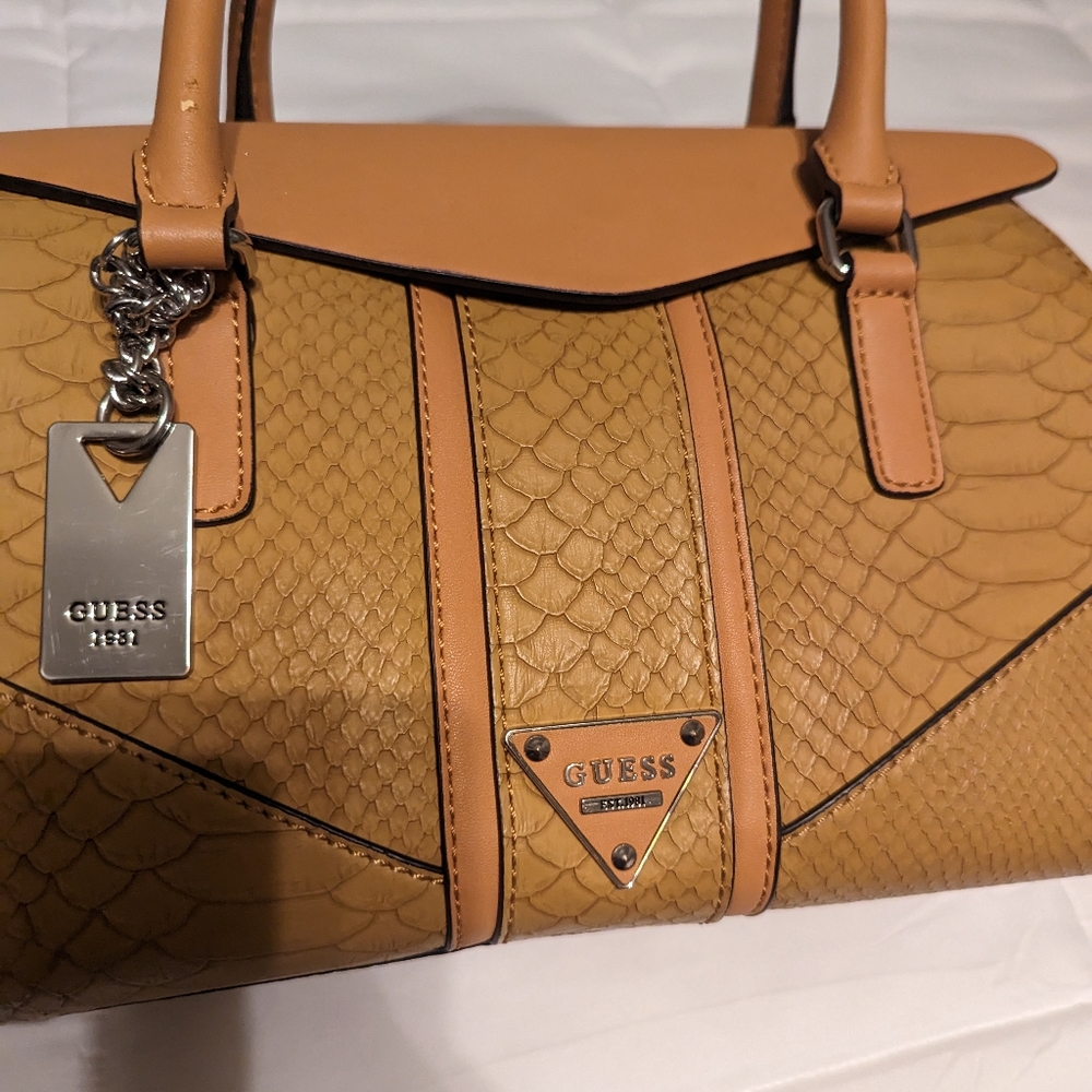 👜Guess Tote Bag - Picture 7 of 7